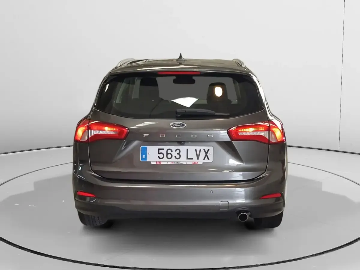Usado Ford Focus Trend+ 120 CV (88 kW) 2020 Negro Familiar