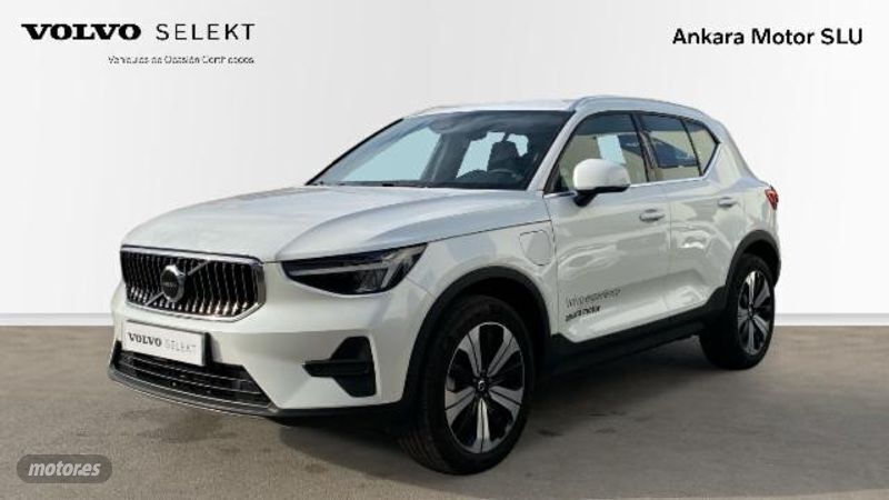 Blanco Usado 2023 Volvo XC40 Core SUV | 33.850 € (Precio justo) - Imagen 1/4