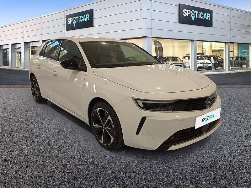 Usado Opel Astra Elegance 130 CV (95 kW) 2023 Blanco Berlina
