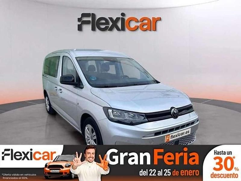 Usado VW Caddy Maxi 122 CV (89 kW) 2024 Azul Monovolumen