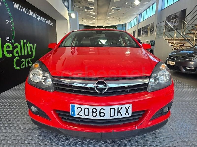 Usado Opel Astra GTC Sport 125 CV (91 kW) 2005 Rojo Berlina