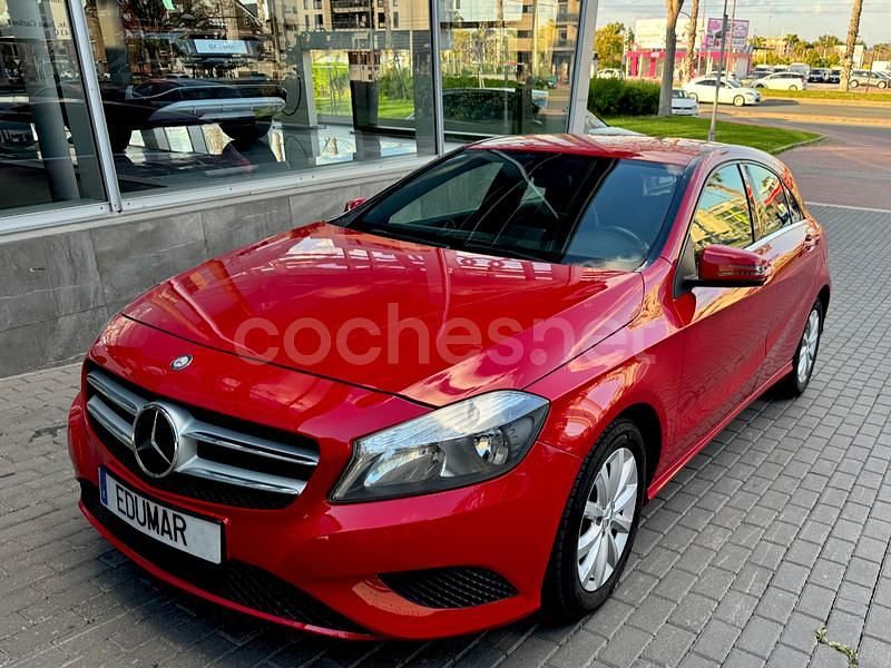Rojo Usado 2013 Mercedes A200 Style Berlina | 13.490 € (Buen precio) - Imagen 1/4