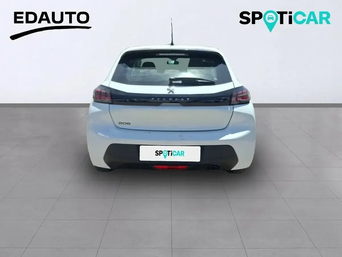 Usado Peugeot 208 Allure 100 CV (73 kW) 2023 Blanco Utilitario