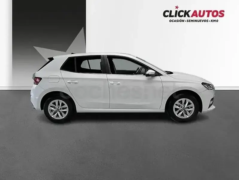 Usado Skoda Fabia Selection 95 CV (69 kW) 2025 Blanco Utilitario