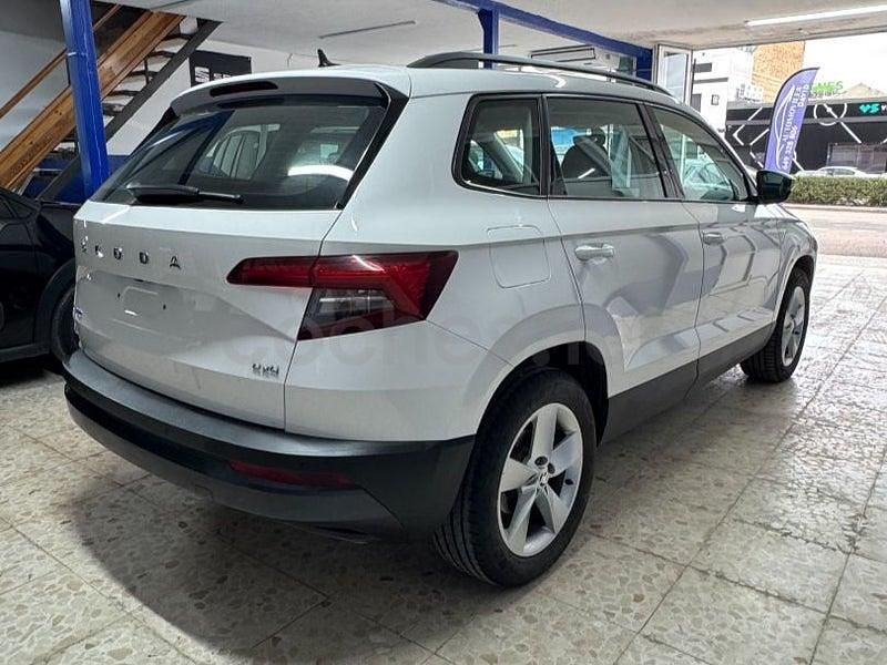 Usado Skoda Karoq Style 150 CV (110 kW) 2021 Blanco SUV