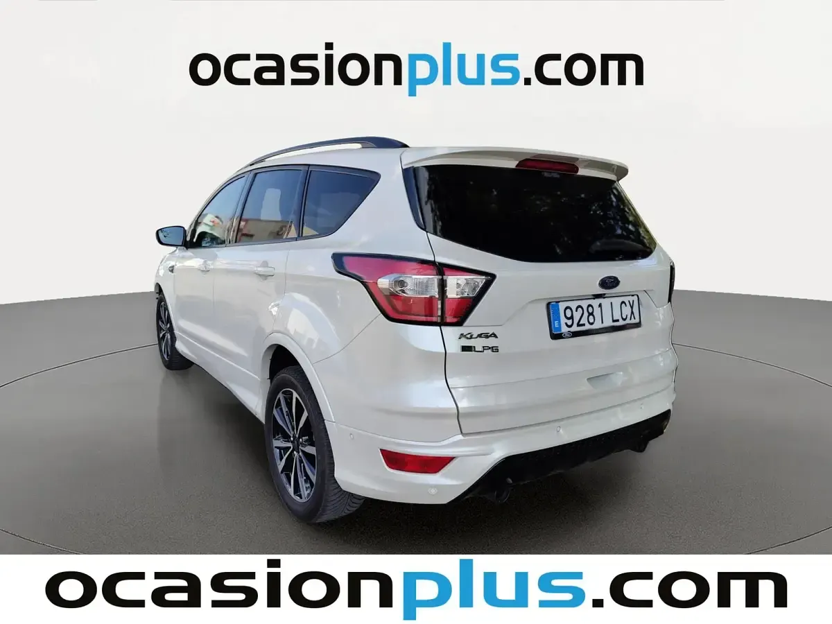 Usado Ford Kuga ST-Line 150 CV (110 kW) 2019 Blanco SUV
