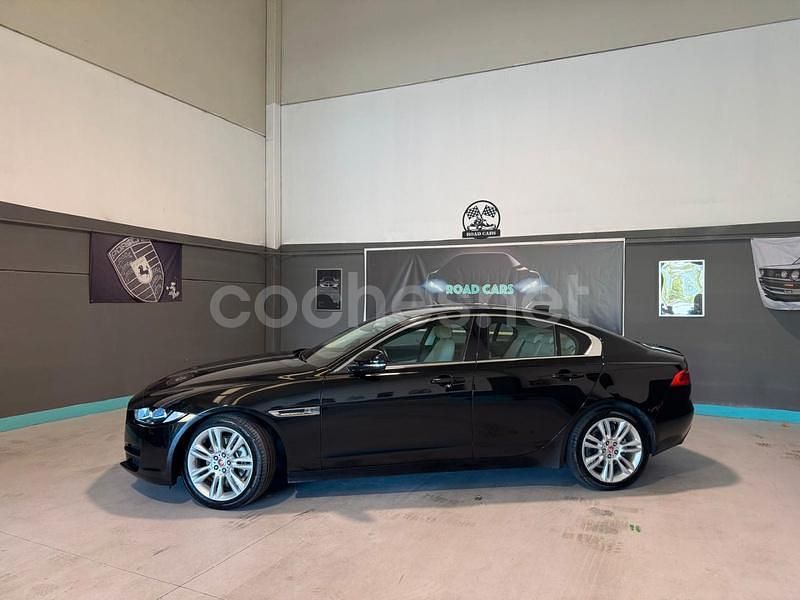 Usado Jaguar XE 180 CV (132 kW) 2019 Negro Berlina