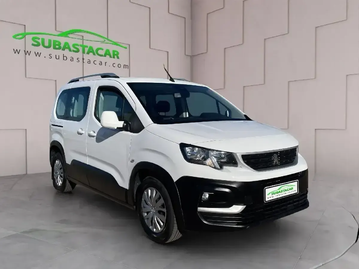 Gebraucht Peugeot Rifter Access 75 PS (55 kW) 2019 Weiß Van / Kleinbus