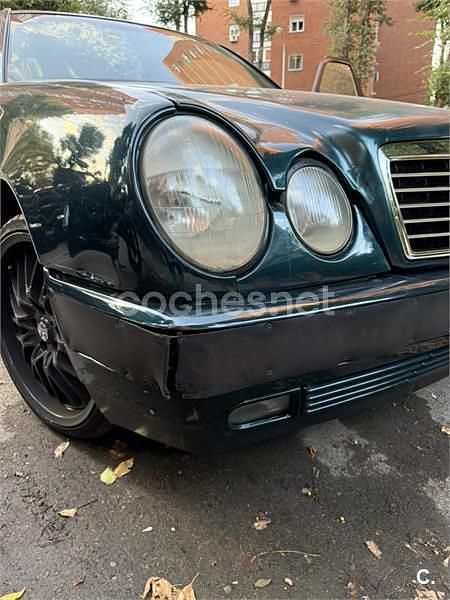 Usado Mercedes E280 Elegance 204 CV (150 kW) 1997 Verde Familiar