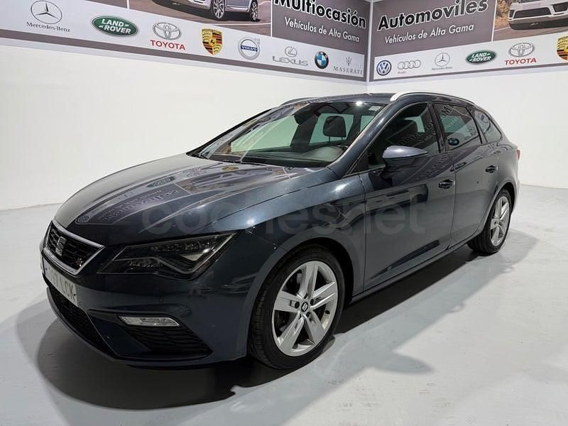 Usado Seat Leon FR 150 CV (110 kW) 2020 Gris / plata Familiar