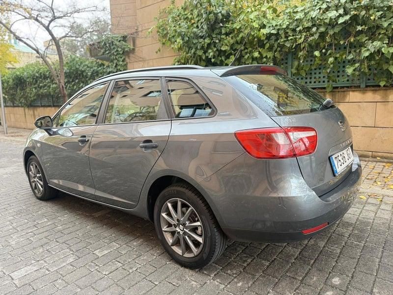 Usado Seat Ibiza ST Reference 90 CV (66 kW) 2015 Gris / plata Familiar