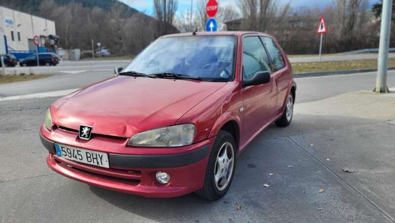 Burdeos Usado 2001 Peugeot 106 Sport Utilitario | 2500 € - Imagen 1/4