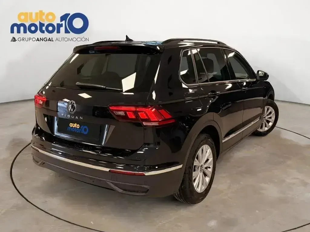 Usado VW Tiguan Life 150 CV (110 kW) 2022 Azul SUV