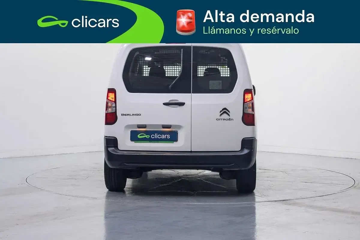 Usado Citroën Berlingo Live 102 CV (75 kW) 2022 Blanco Monovolumen