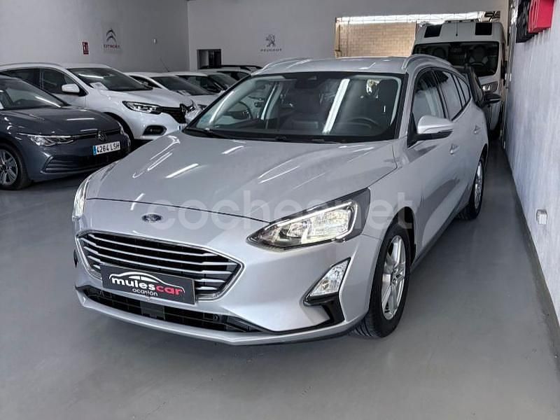 Usado Ford Focus Trend 120 CV (88 kW) 2021 Gris / plata Familiar