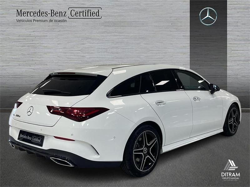 Usado Mercedes CLA200 Shooting Brake 150 CV (110 kW) 2024 Blanco polar Familiar