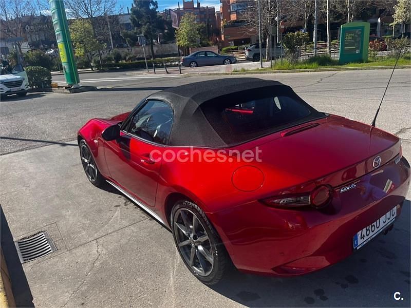 Usado Mazda MX5 Inclusive 160 HP (117 kW) 2015 Vermelho Cabrios