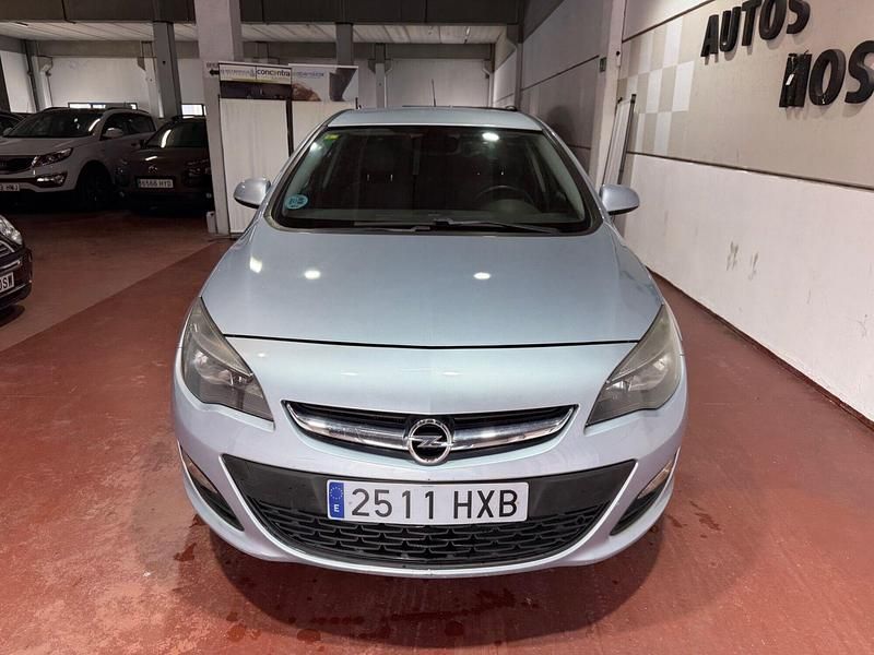 Usado Opel Astra Selective 115 CV (84 kW) 2014 Azul Berlina
