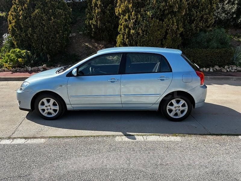 Usado Toyota Corolla Terra 90 CV (66 kW) 2006 Azul Berlina