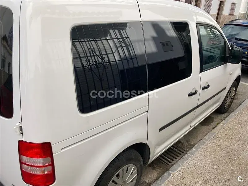 Usado VW Caddy Pro 102 CV (75 kW) 2015 Blanco Monovolumen