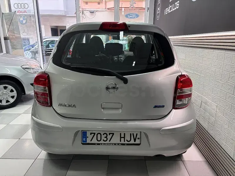 Usado Nissan Micra Acenta 80 CV (58 kW) 2013 Gris / plata Utilitario
