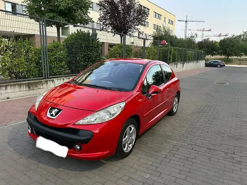 Usado Peugeot 207 95 CV (69 kW) 2008 Rojo Berlina