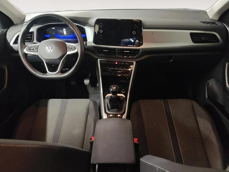 Usado VW T-Roc Life 110 CV (80 kW) 2025 Gris/plata SUV