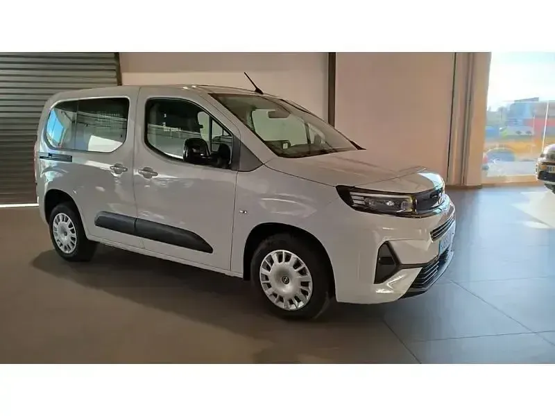 Usado Opel Combo Business Edition 102 CV (75 kW) 2024 Blanco Monovolumen