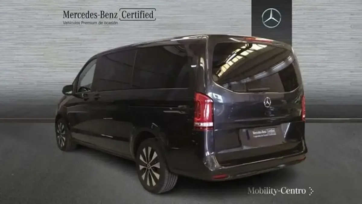 Usado Mercedes V220 163 CV (119 kW) 2022 Gris Monovolumen