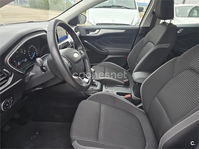 Usado Ford Focus Trend 120 CV (88 kW) 2022 Blanco Berlina