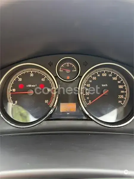 Usado Opel Astra GTC 110 CV (80 kW) 2010 Rojo Berlina