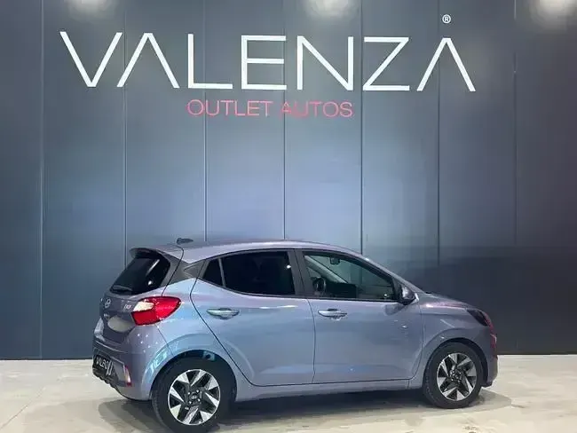 Usado Hyundai i10 63 CV (46 kW) 2025 Azul Utilitario