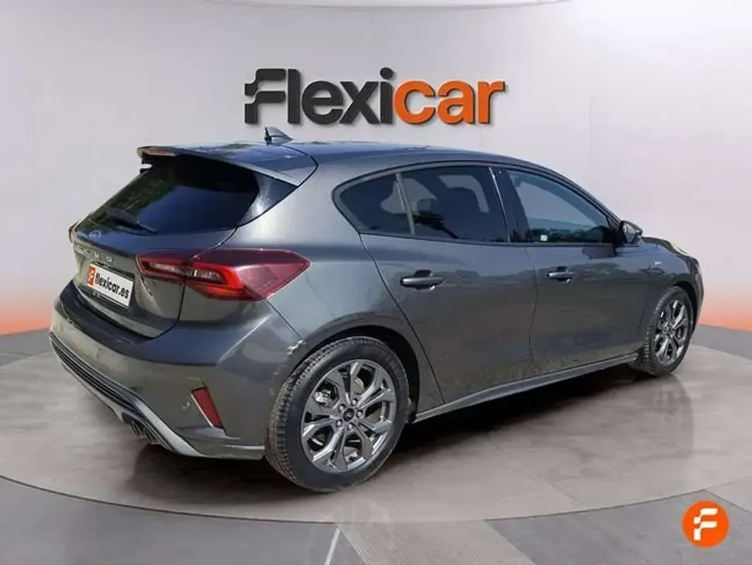Usado Ford Focus ST-Line 155 CV (114 kW) 2024 Gris Berlina