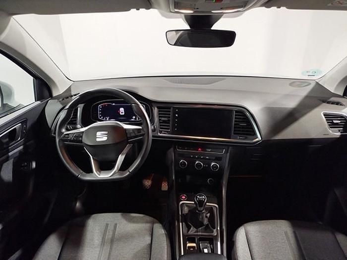 Usado Seat Ateca Style 150 CV (110 kW) 2025 Gris plata SUV