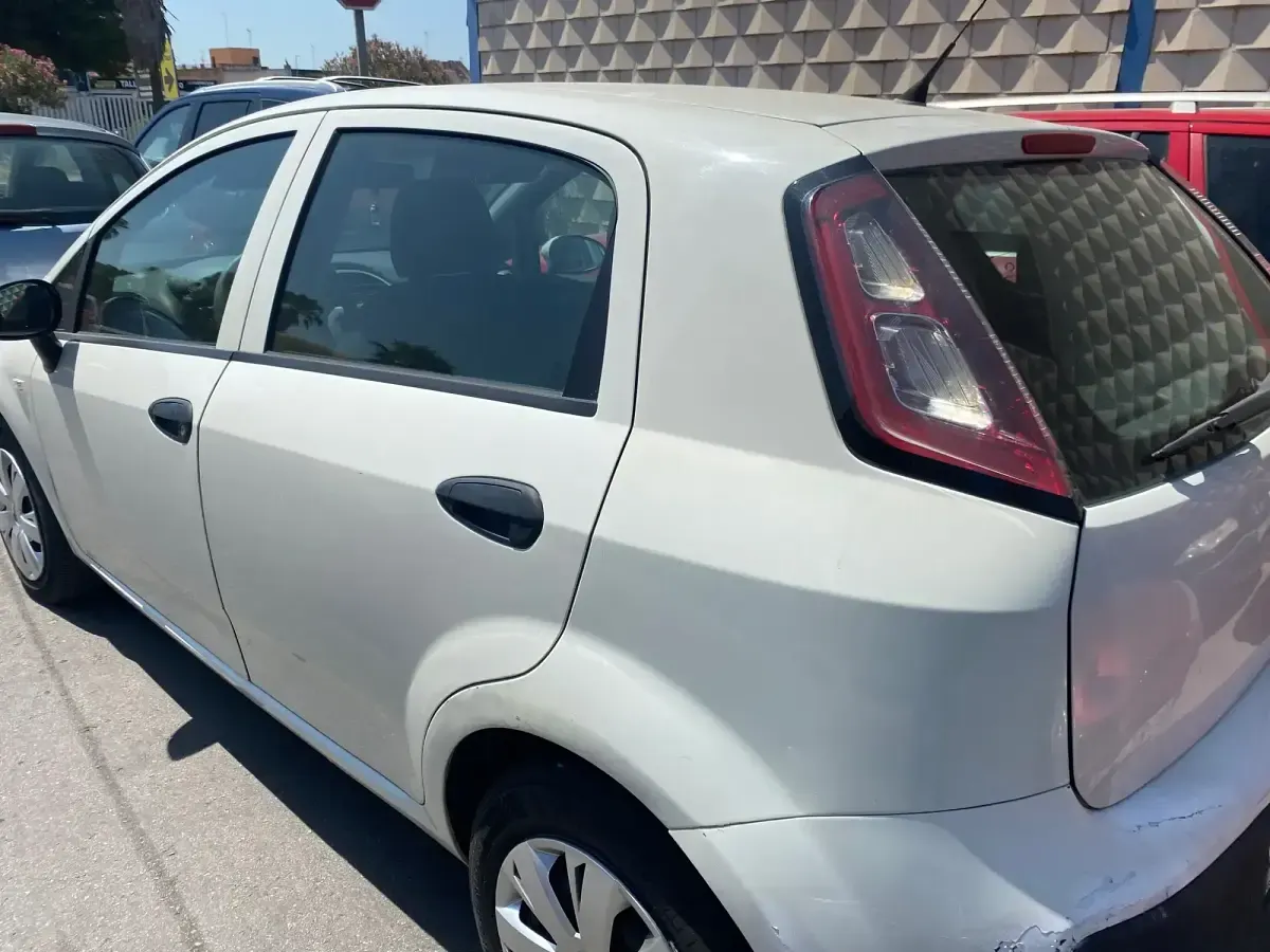 Usado Fiat Punto Evo Dynamic 90 CV (66 kW) 2010 Blanco Utilitario