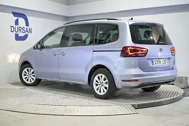 Usado Seat Alhambra Style 150 CV (110 kW) 2022 Gris claro Monovolumen