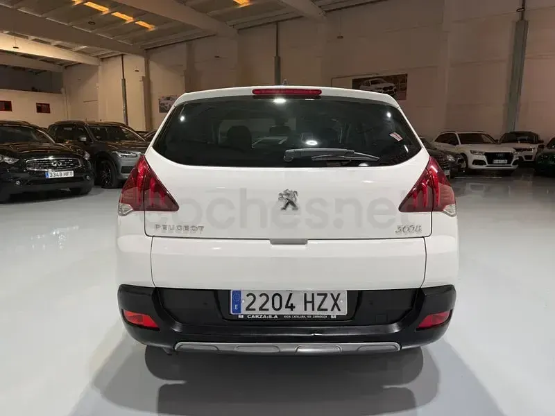 Usado Peugeot 3008 Style 120 CV (88 kW) 2014 Blanco Familiar