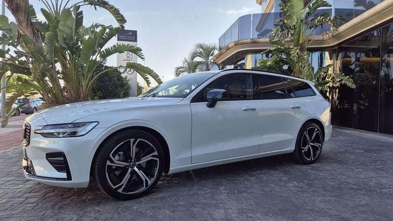 Usado Volvo V60 197 CV (144 kW) 2024 Blanco Familiar