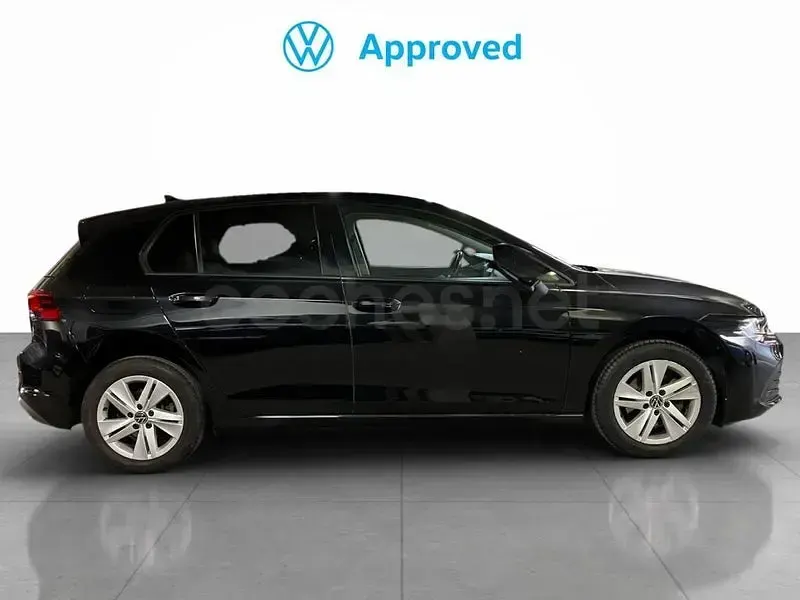 Usado VW Golf VIII Life 150 CV (110 kW) 2021 Negro Berlina