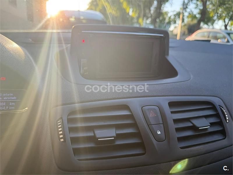 Usado Renault Mégane LIMITED 115 CV (84 kW) 2014 Negro Berlina