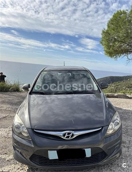 Usado Hyundai i30 Classic 109 CV (80 kW) 2009 Gris / plata Berlina