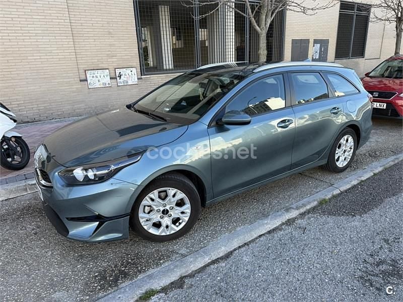 Usado Kia Ceed 120 CV (88 kW) 2024 Verde Utilitario