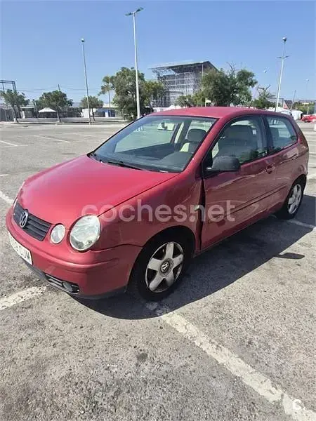 Usado VW Polo Trendline 75 CV (55 kW) 2003 Granate Berlina