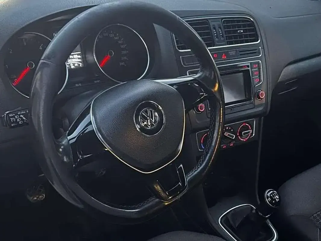 Usado VW Polo Advance 90 CV (66 kW) 2015 Blanco Utilitario