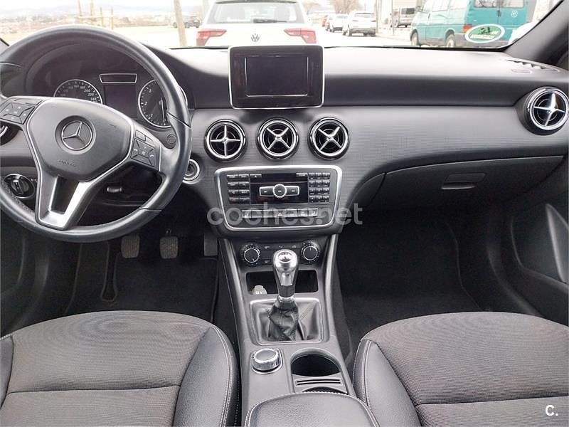 Usado Mercedes A180 Style 109 CV (80 kW) 2012 Azul Berlina