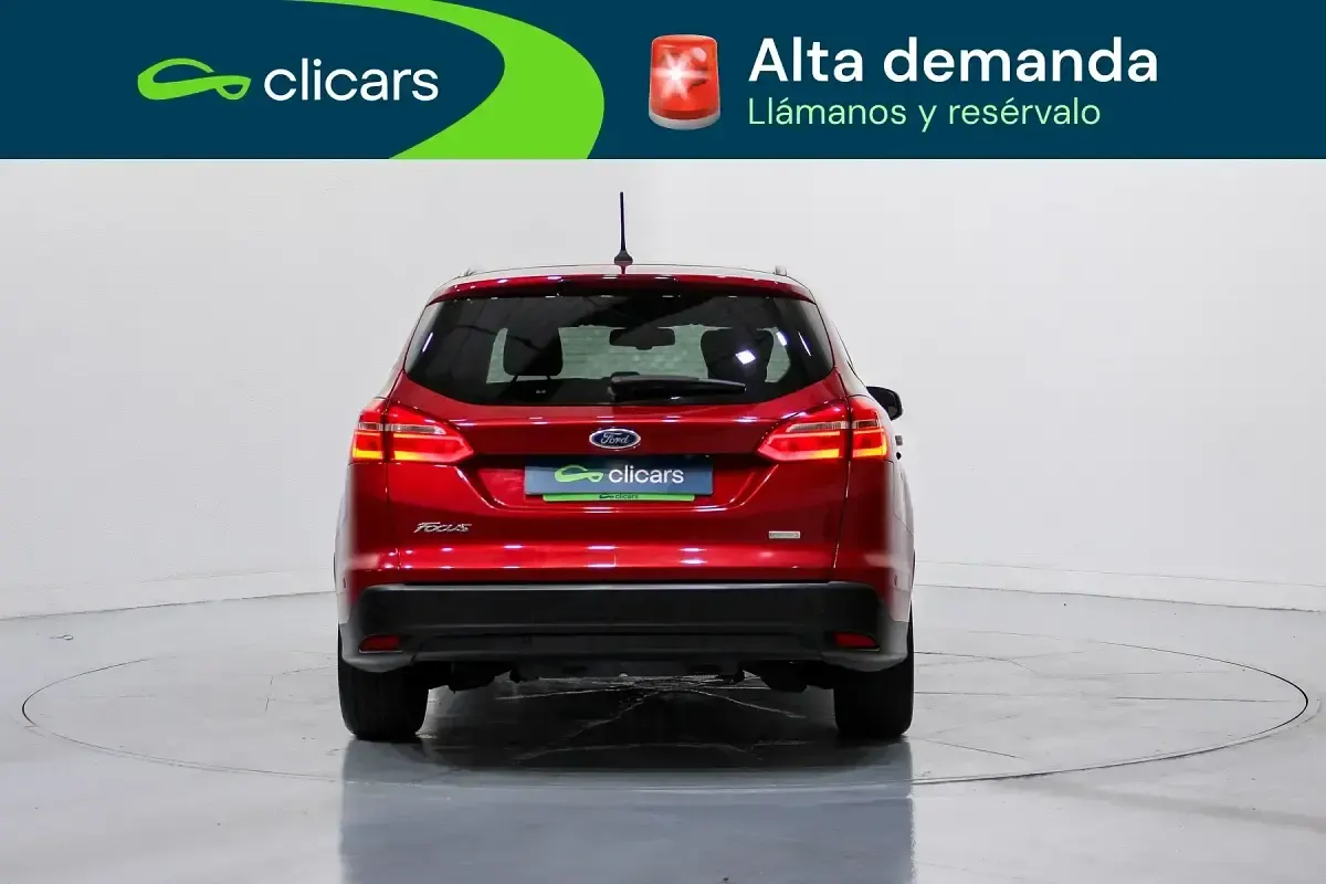 Usado Ford Focus Titanium 125 CV (91 kW) 2017 Rojo Familiar