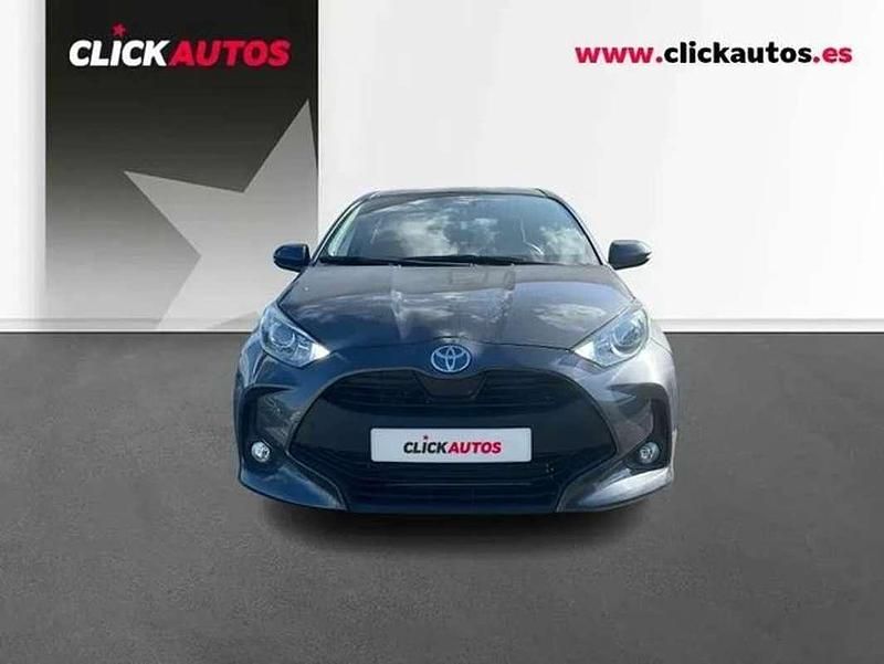 Usado Toyota Yaris Hybrid Active 116 CV (85 kW) 2025 Gris Utilitario