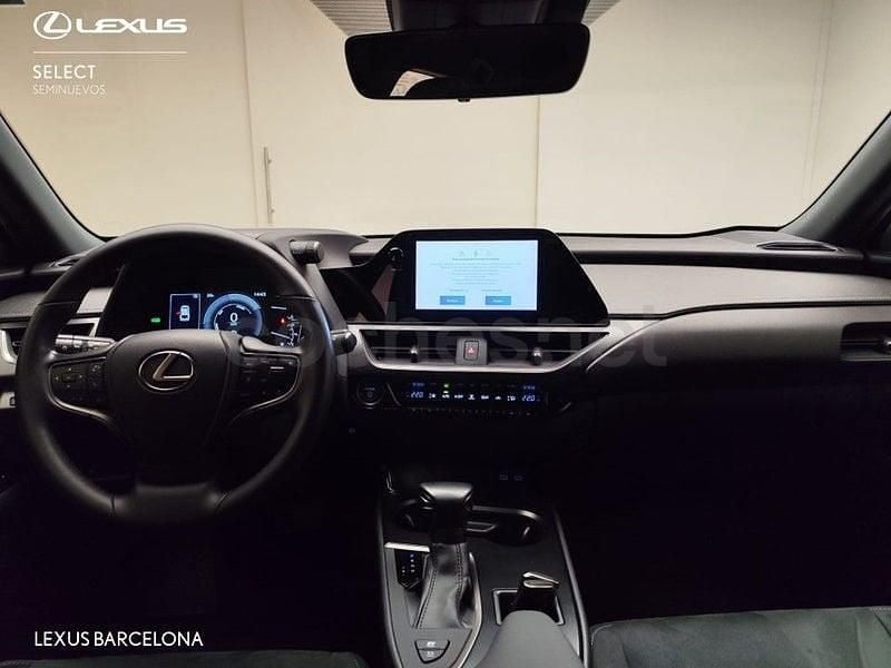 Usado Lexus UX Business Edition 184 CV (135 kW) 2022 Rojo SUV