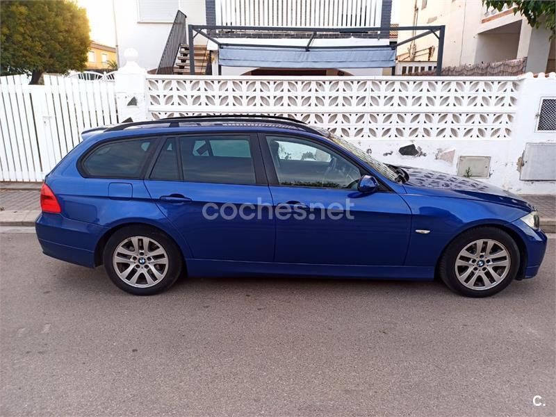 Usado BMW 318 129 CV (94 kW) 2008 Azul Familiar