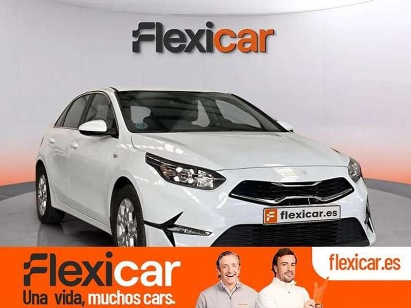 Blanco Usado 2022 Kia Ceed Utilitario | 13.970 € (Buen precio) - Imagen 1/4